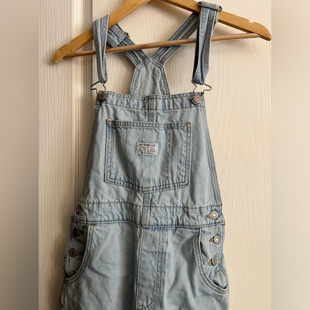 Levi’s overalls